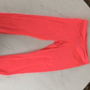 Lululemon bright pink leggings